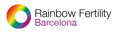 El logotipo de Rainbow Fertility Barcelona presenta un diseño circular. Infundido con los vibrantes colores del arcoíris, muestra con elegancia el texto "Rainbow Fertility Barcelona" en negro y morado, capturando la esencia de la esperanza y la diversidad.